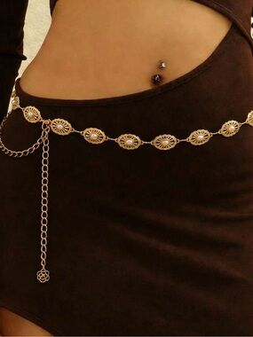 Gold Vintage Chain Belt with Medallion
